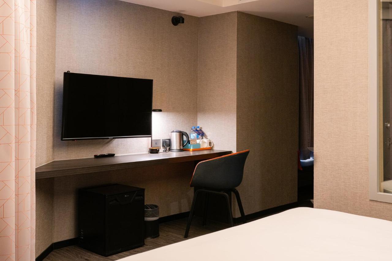 Holiday Inn Express Kaohsiung Love River By Ihg Экстерьер фото