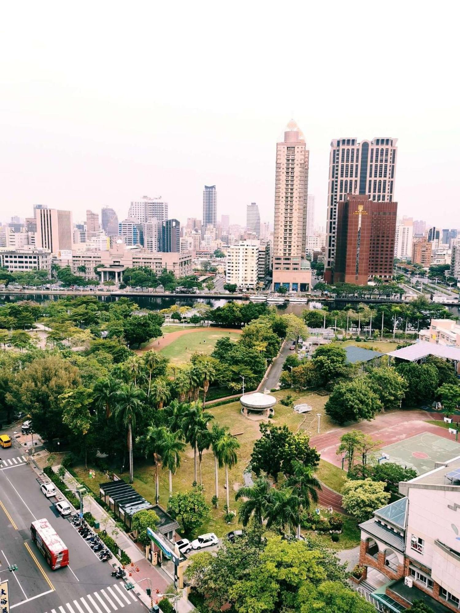 Holiday Inn Express Kaohsiung Love River By Ihg Экстерьер фото